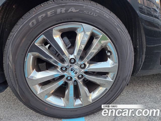 Kia Carnival 9-seater Noblesse 2016 — фото 17
