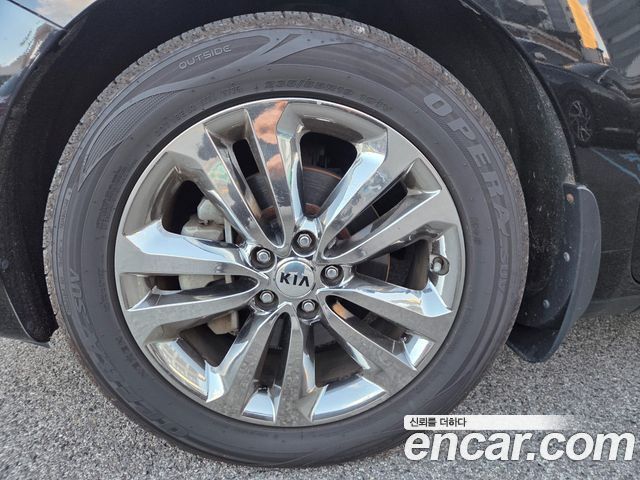 Kia Carnival 9-seater Noblesse 2016 — фото 20