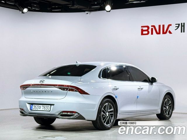 Hyundai Grandeur (IG) 3.0 LPi (Taxi) Deluxe 2023 — фото 2