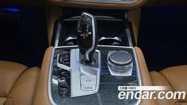 BMW 7 Series (G11) 745Le iPerformance M Sport 2021 — фото 9
