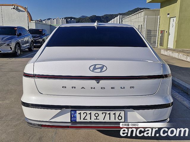 Hyundai Grandeur (GN7) 2,5 Gasoline 2WD Exclusive 2023 — фото 4