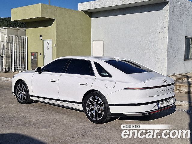 Hyundai Grandeur (GN7) 2,5 Gasoline 2WD Exclusive 2023 — фото 5