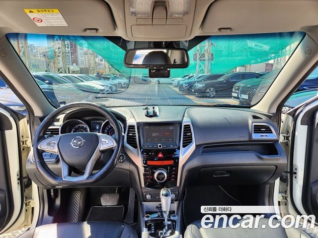 KG Mobility (SsangYong) Tivoli LX 2WD DLX 2015 — фото 15