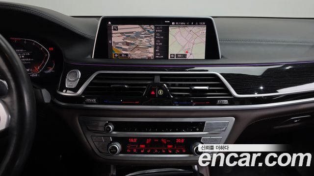BMW 7 Series (G11) 740Li xDrive M Sport Package 2020 — фото 12