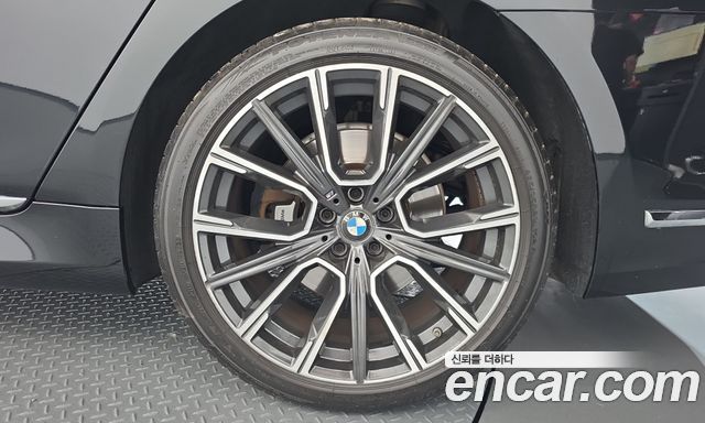BMW 7 Series (G11) 740Li xDrive M Sport Package 2020 — фото 21