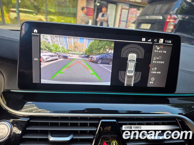 BMW 5 Series (G30) 530i xDrive M Sport Package 2023 — фото 16