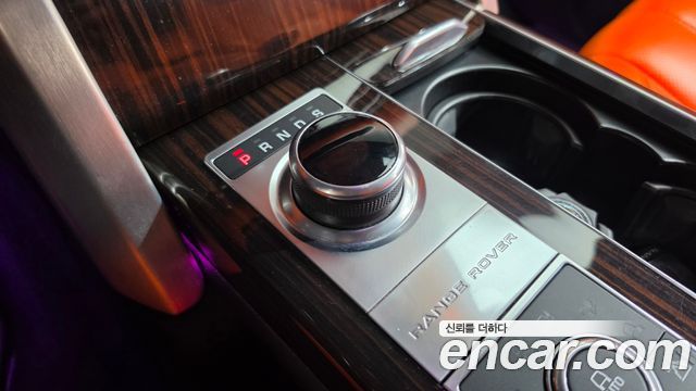 Land Rover Range Rover (IV) 4.4 SDV8 Vogue SE DIESEL 2017 — фото 9