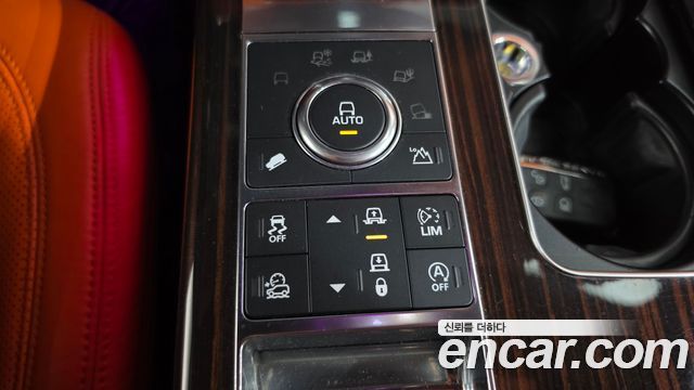 Land Rover Range Rover (IV) 4.4 SDV8 Vogue SE DIESEL 2017 — фото 16