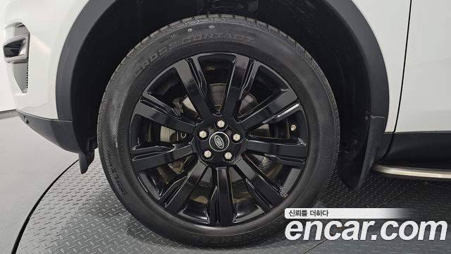 Land Rover Discovery Sport 2.0 TD4 HSE Luxury 2017 — фото 5