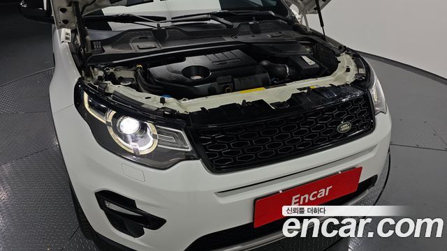 Land Rover Discovery Sport 2.0 TD4 HSE Luxury 2017 — фото 6