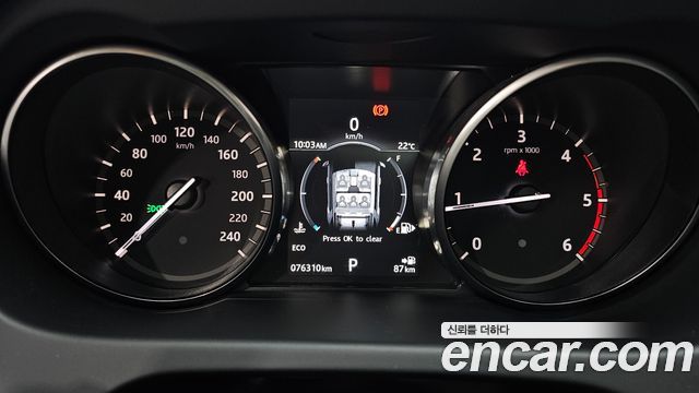 Land Rover Discovery Sport 2.0 TD4 HSE Luxury 2017 — фото 8