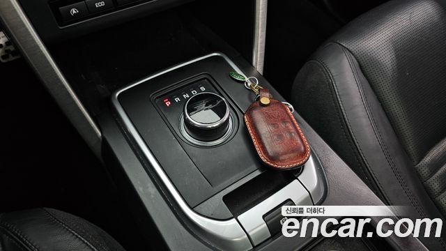 Land Rover Discovery Sport 2.0 TD4 HSE Luxury 2017 — фото 9
