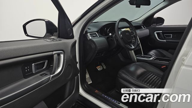 Land Rover Discovery Sport 2.0 TD4 HSE Luxury 2017 — фото 15