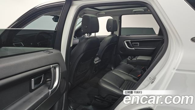 Land Rover Discovery Sport 2.0 TD4 HSE Luxury 2017 — фото 16