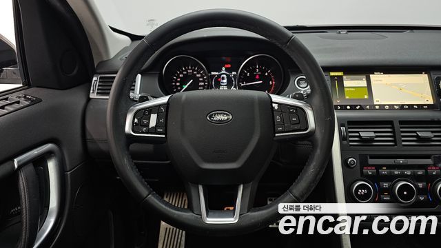 Land Rover Discovery Sport 2.0 TD4 HSE Luxury 2017 — фото 17