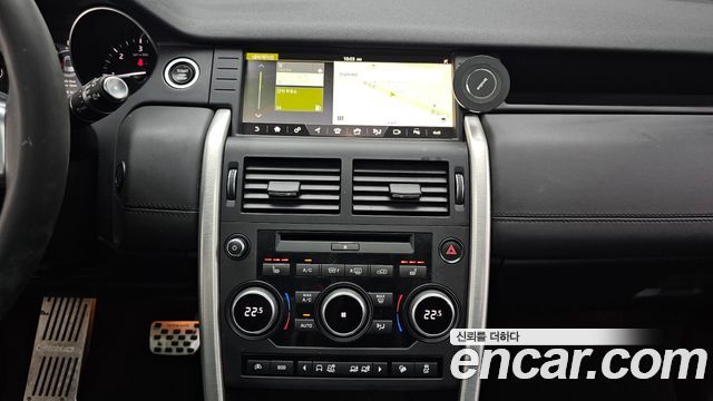 Land Rover Discovery Sport 2.0 TD4 HSE Luxury 2017 — фото 18