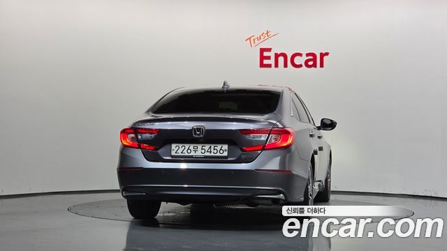 Honda Accord (X) 2.0 Hybrid Touring 2019 — фото 4