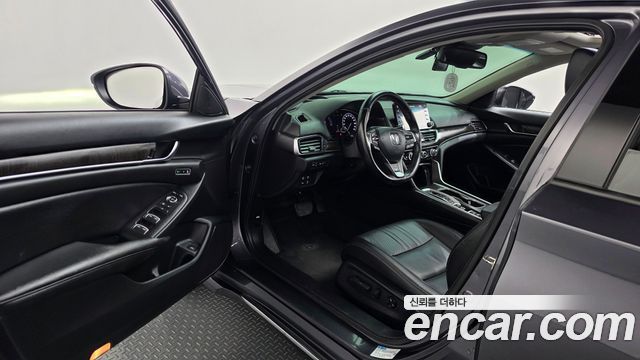 Honda Accord (X) 2.0 Hybrid Touring 2019 — фото 10
