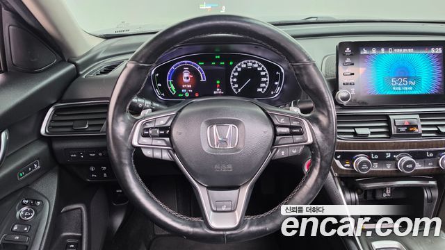 Honda Accord (X) 2.0 Hybrid Touring 2019 — фото 13