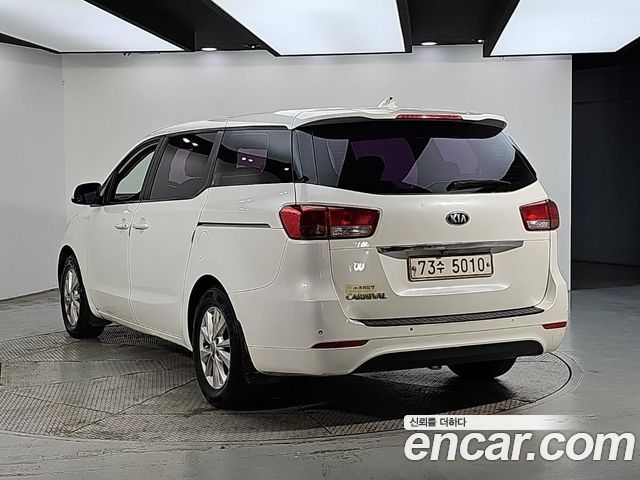 Kia Carnival 11-seater Deluxe 2015 — фото 3