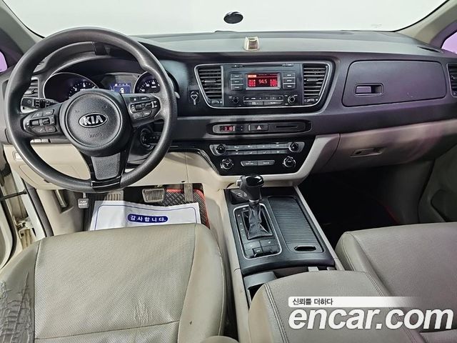 Kia Carnival 11-seater Deluxe 2015 — фото 5