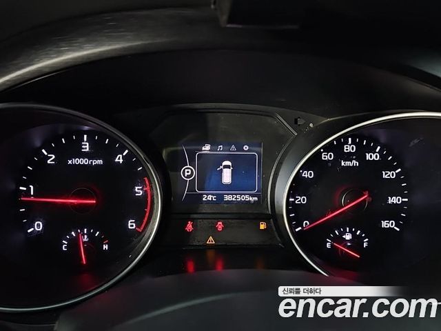 Kia Carnival 11-seater Deluxe 2015 — фото 7