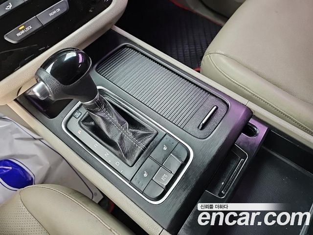 Kia Carnival 11-seater Deluxe 2015 — фото 8