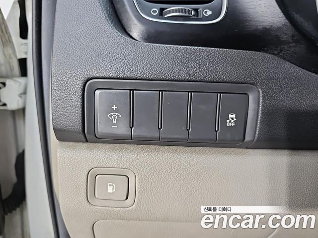Kia Carnival 11-seater Deluxe 2015 — фото 19