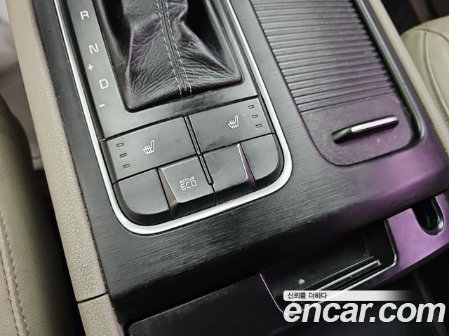 Kia Carnival 11-seater Deluxe 2015 — фото 20