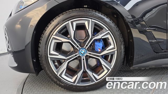 BMW i4 eDrive40 M Sports Pro 2024 — фото 5