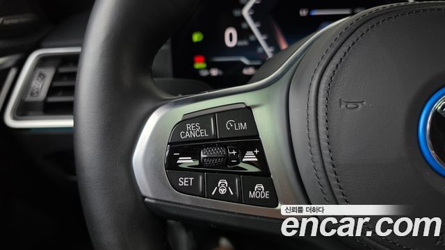 BMW i4 eDrive40 M Sports Pro 2024 — фото 16