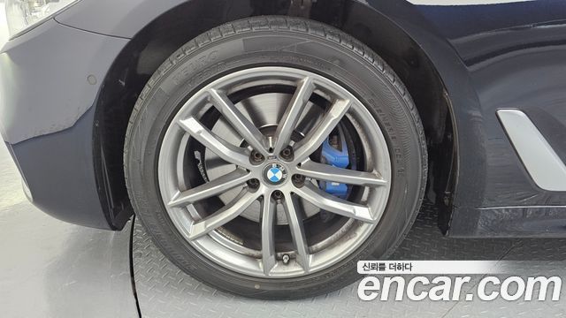 BMW 5 Series (G30) 530i xDrive M Sport Package Plus 2018 — фото 5