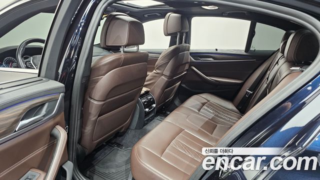 BMW 5 Series (G30) 530i xDrive M Sport Package Plus 2018 — фото 16