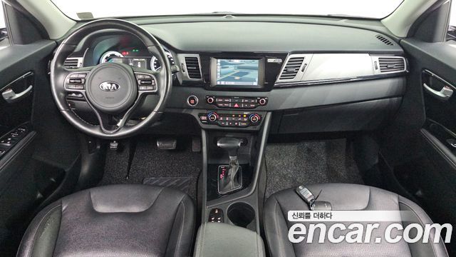 Kia Niro Prestige 2018 — фото 7