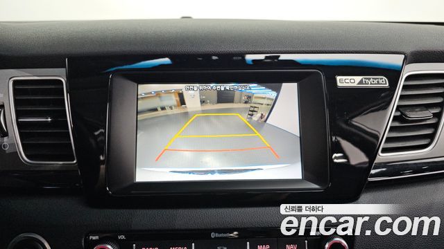 Kia Niro Prestige 2018 — фото 14