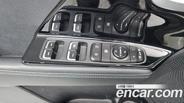 Kia Niro Prestige 2018 — фото 17