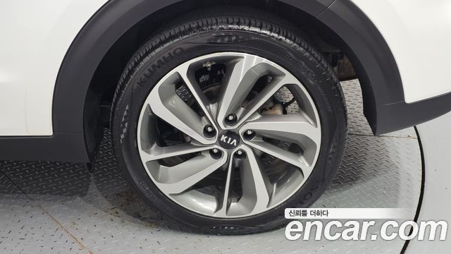 Kia Niro Prestige 2018 — фото 21