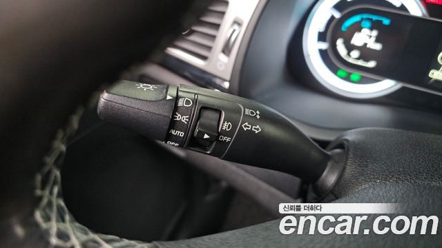 Kia Niro Prestige 2018 — фото 29