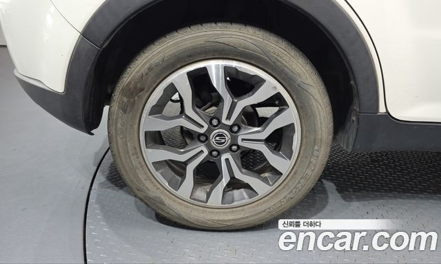 KG Mobility (SsangYong) Korando C 2.2 RX 2WD DLX 2017 — фото 5