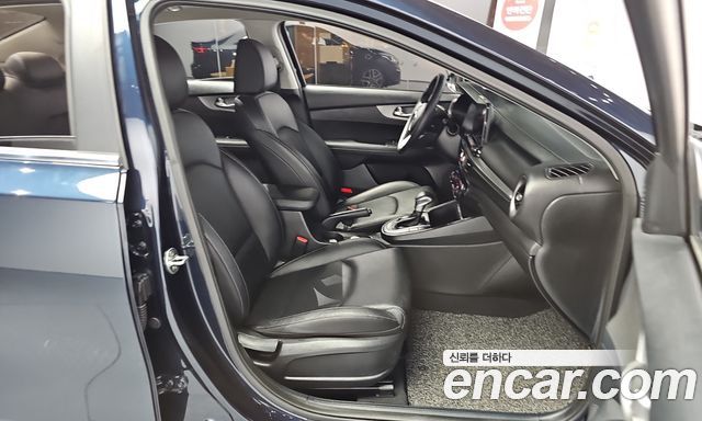 Kia K3 Luxury 2019 — фото 10