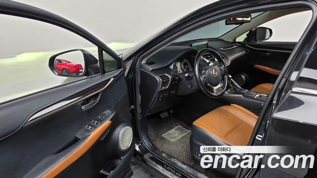 Lexus NX300h Executive 2020 — фото 10