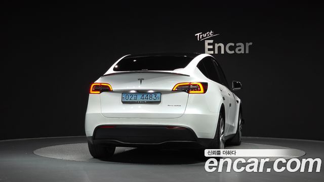 Tesla Model Y Long Range AWD 2022 — фото 4