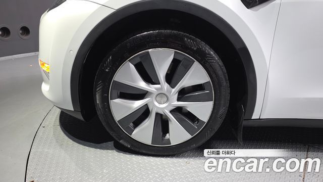 Tesla Model Y Long Range AWD 2022 — фото 5