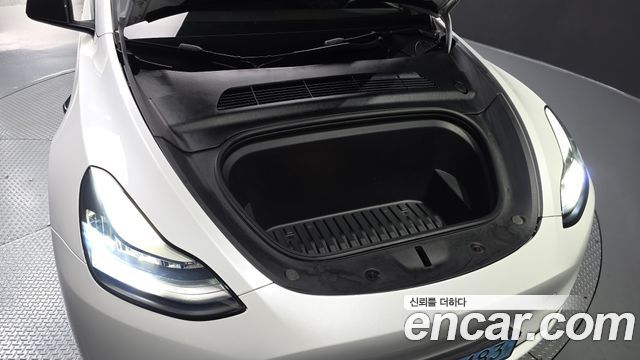 Tesla Model Y Long Range AWD 2022 — фото 6