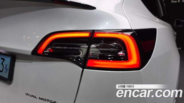 Tesla Model Y Long Range AWD 2022 — фото 23