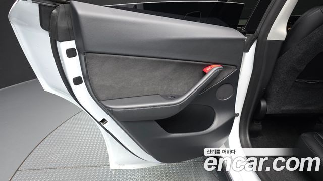 Tesla Model Y Long Range AWD 2022 — фото 25