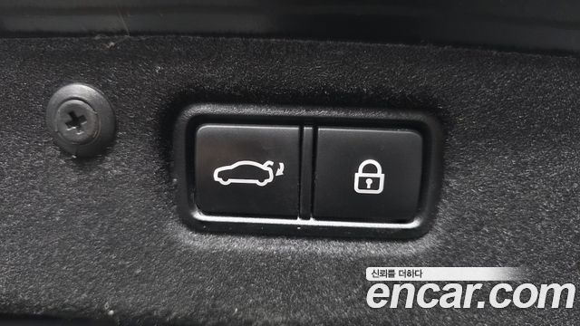 Hyundai Grandeur (IG) 3.0 Exclusive Special 2018 — фото 20