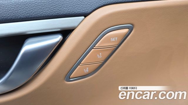 Hyundai Grandeur (IG) 3.0 Exclusive Special 2018 — фото 33