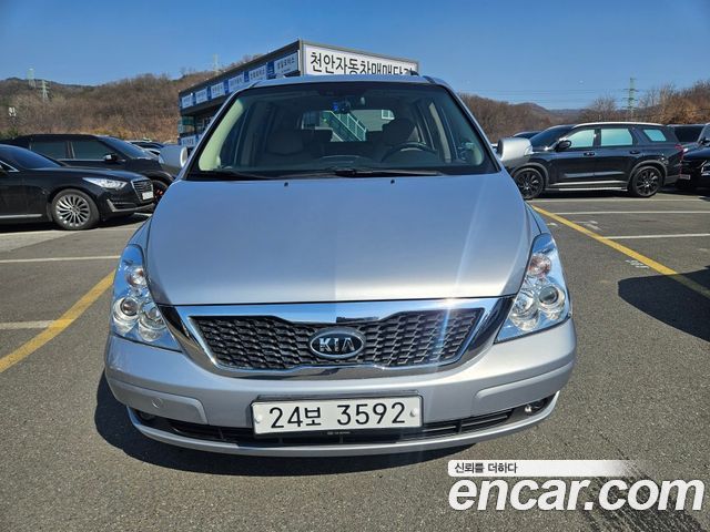 Kia Carnival R New Carnival GLX High-Deluxe 2011 — фото 1