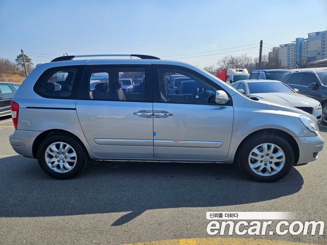 Kia Carnival R New Carnival GLX High-Deluxe 2011 — фото 2